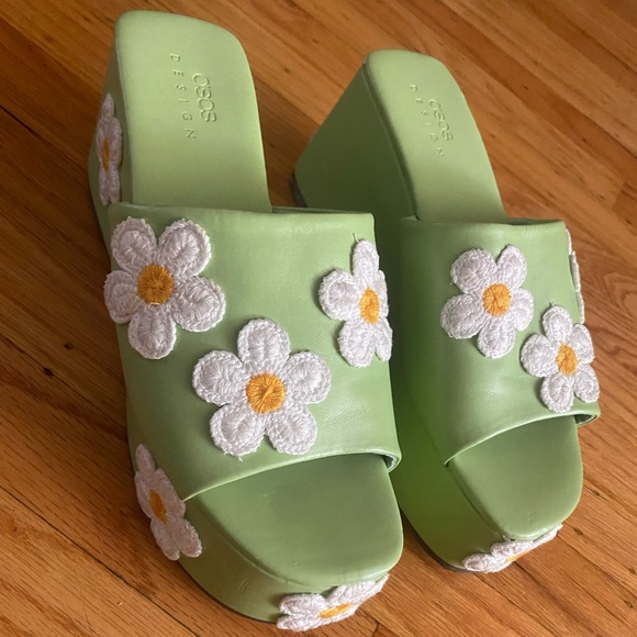 Green Telly daisy/flower wedges from ASOS - Picture 6 of 12